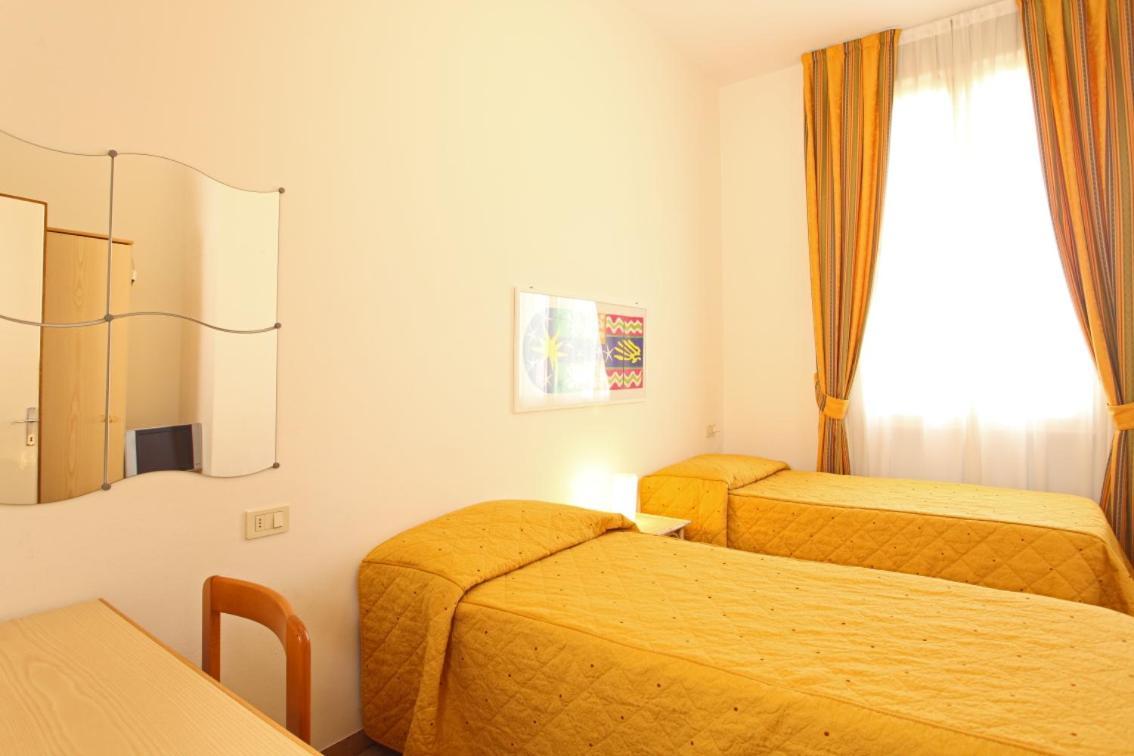 Arianna Hotel Marina di Pietrasanta Phòng bức ảnh