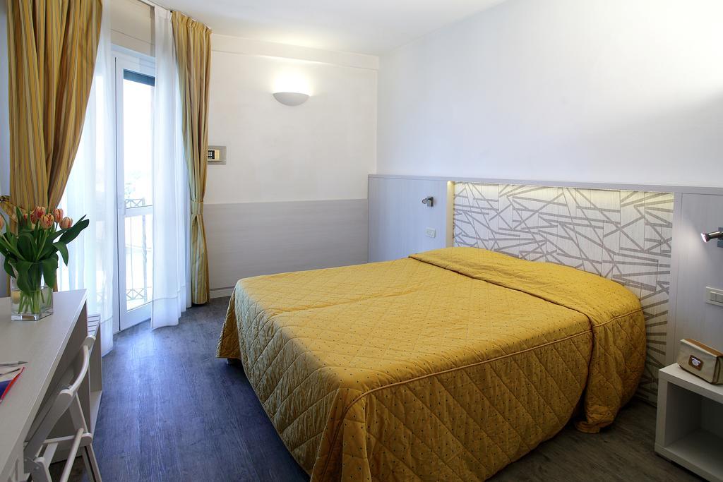 Arianna Hotel Marina di Pietrasanta Phòng bức ảnh